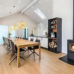 Luxury Retreat In Prázdninový dům