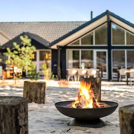 Luxury Retreat In *