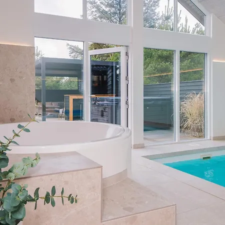 بيت للعطل Luxury Retreat In *